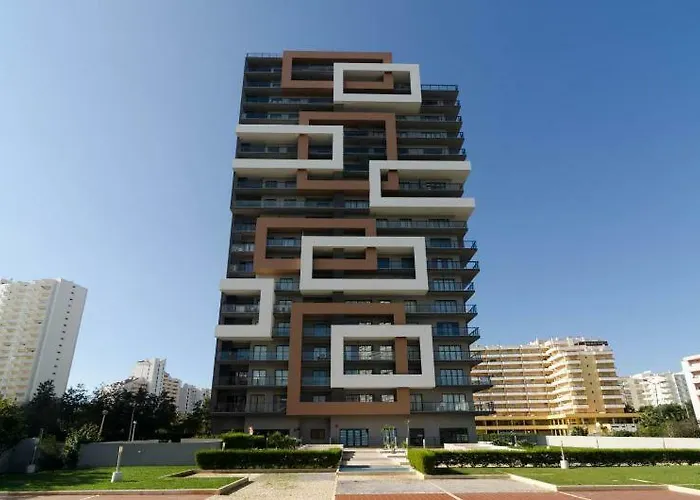 Aparthotel Tower By 3*
